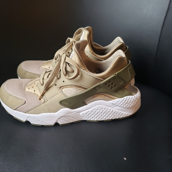 Nike Air Huarache ‘Khaki’. - Picture 8 of 16